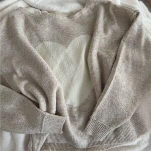 American Eagle Outfitters Beige Heart Sweater